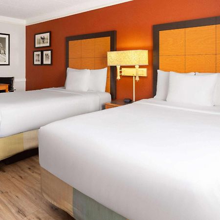 La Quinta Inn By Wyndham Pittsburgh Airport Moon Township Екстериор снимка