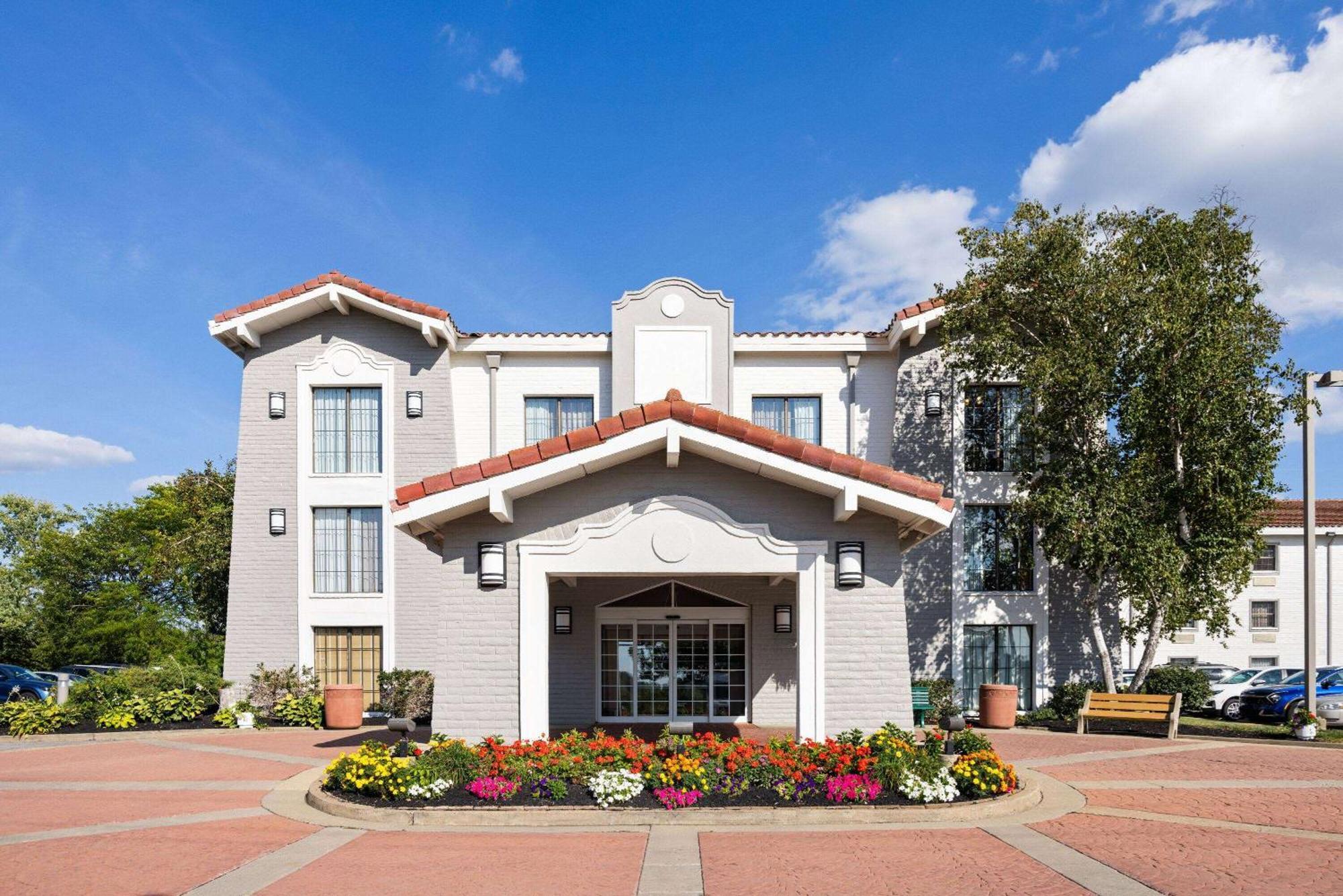 La Quinta Inn By Wyndham Pittsburgh Airport Moon Township Екстериор снимка